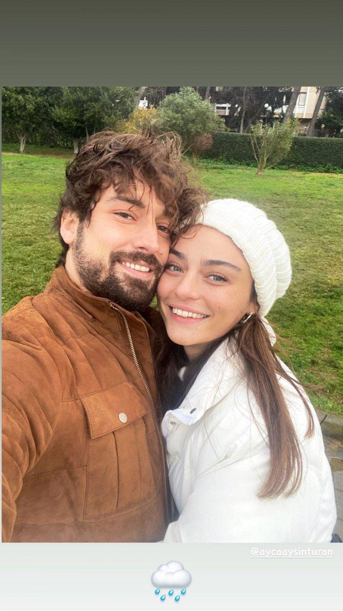 Alp Navruz ve Ayça Ayşin Turan’dan aşk pozu