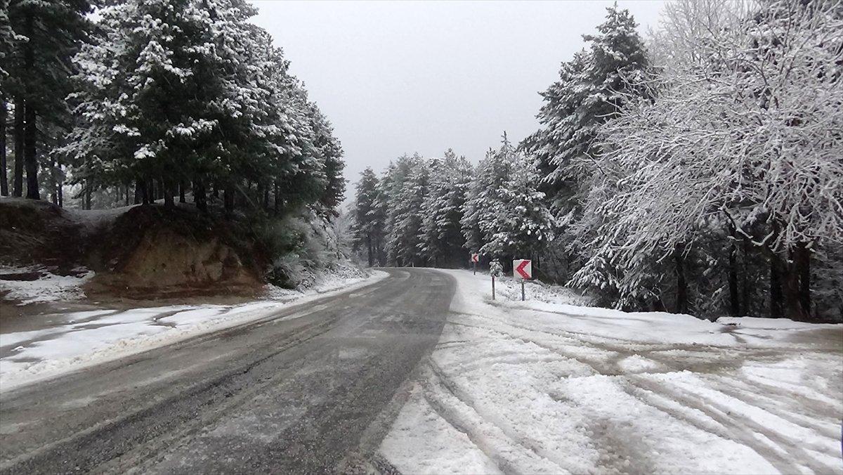 Kazdağları, beyaz örtüyle kaplandı