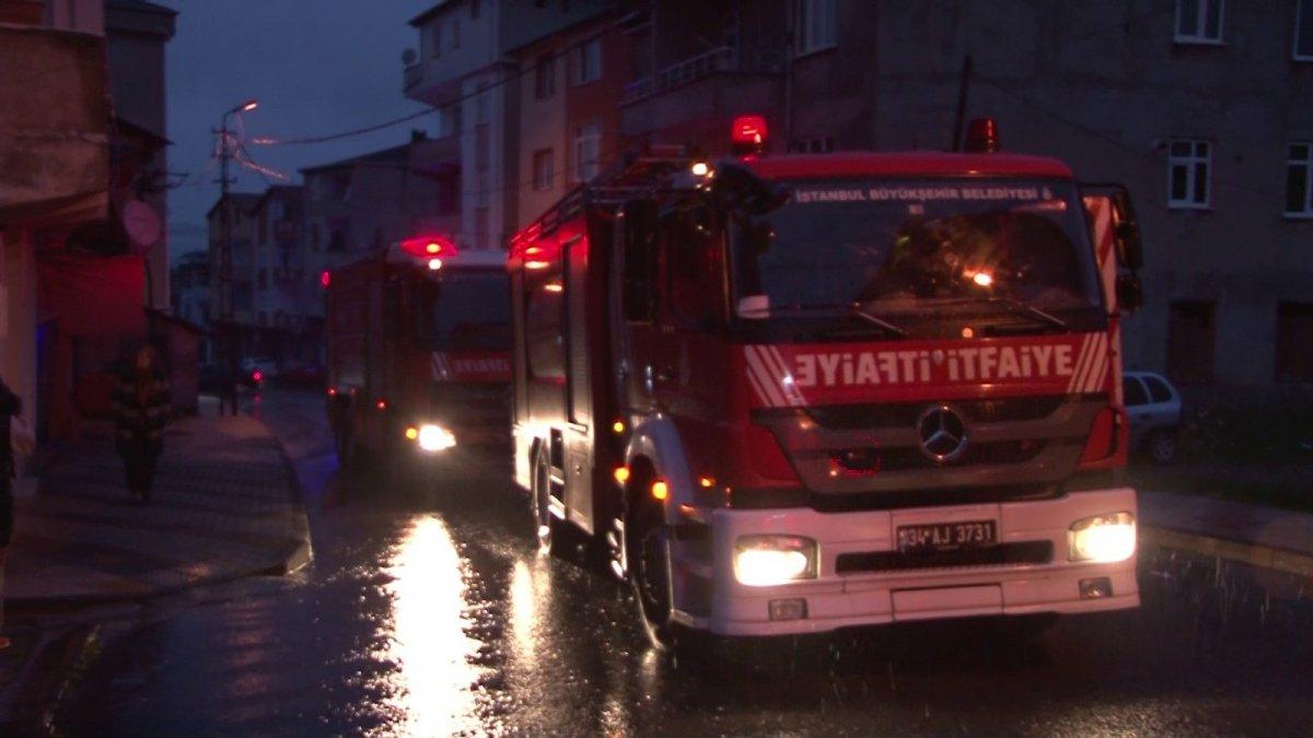 İstanbul'da elektrikli battaniyeden yangın çıktı