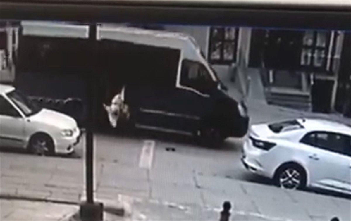 Ankara'da dolmuştan düşen öğrenci ağır yaralandı