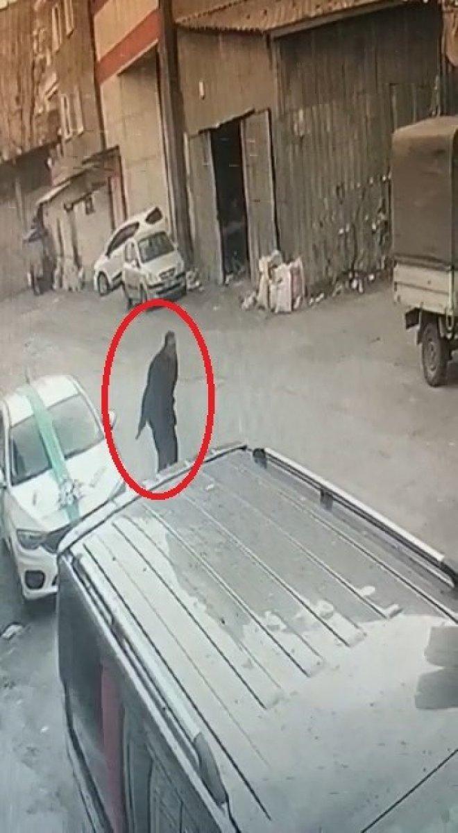 Bursa'da sokak ortasında silahlı çatışma