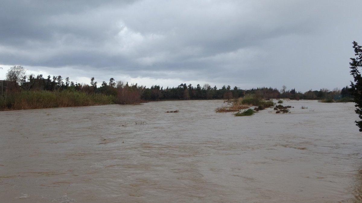 Manavgat'ta aşırı yağış: Kızılot Karpuz Çayı taştı