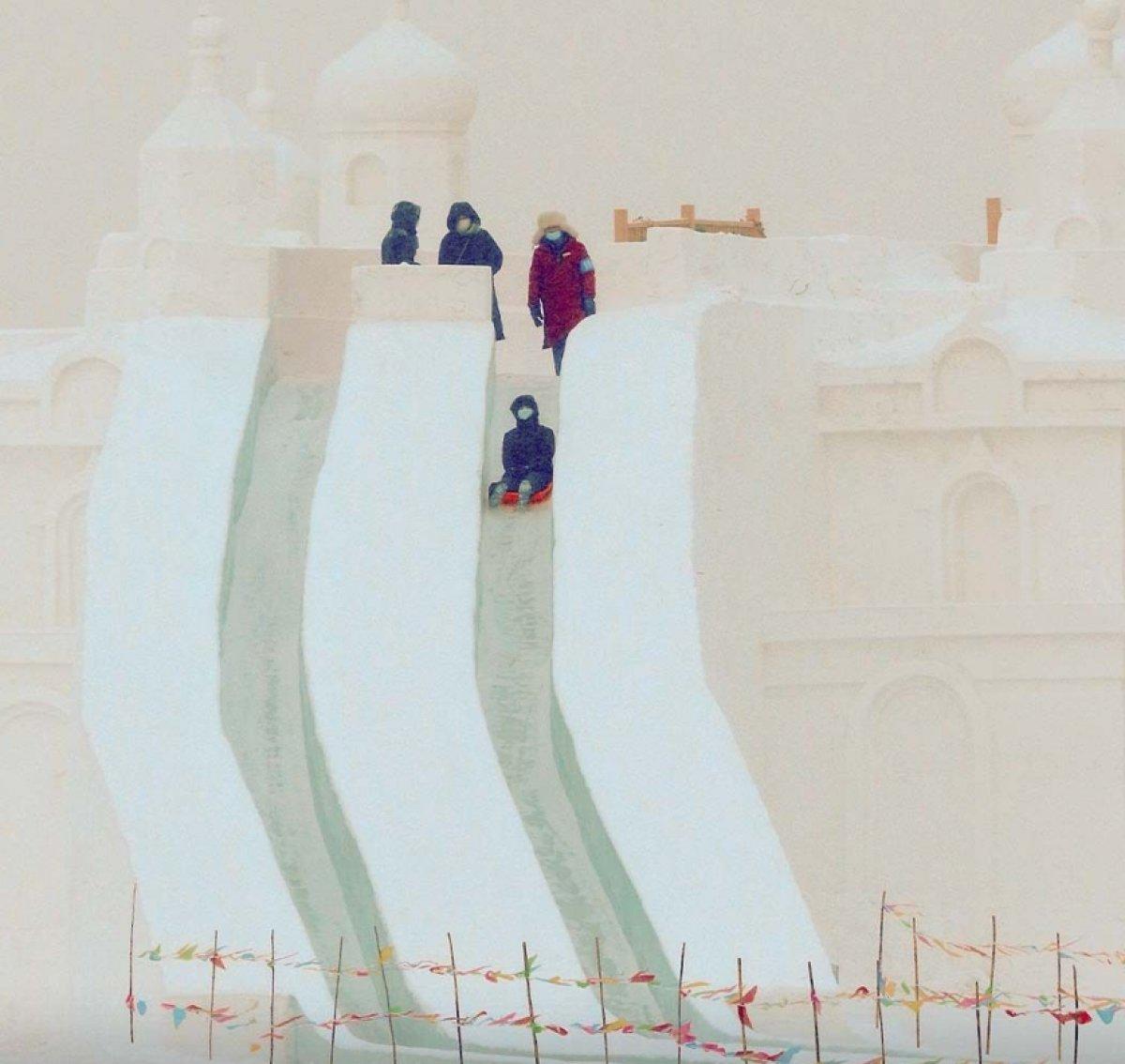 Çin'de 'Uluslararası Buz ve Kar Heykel Festivali' yapıldı