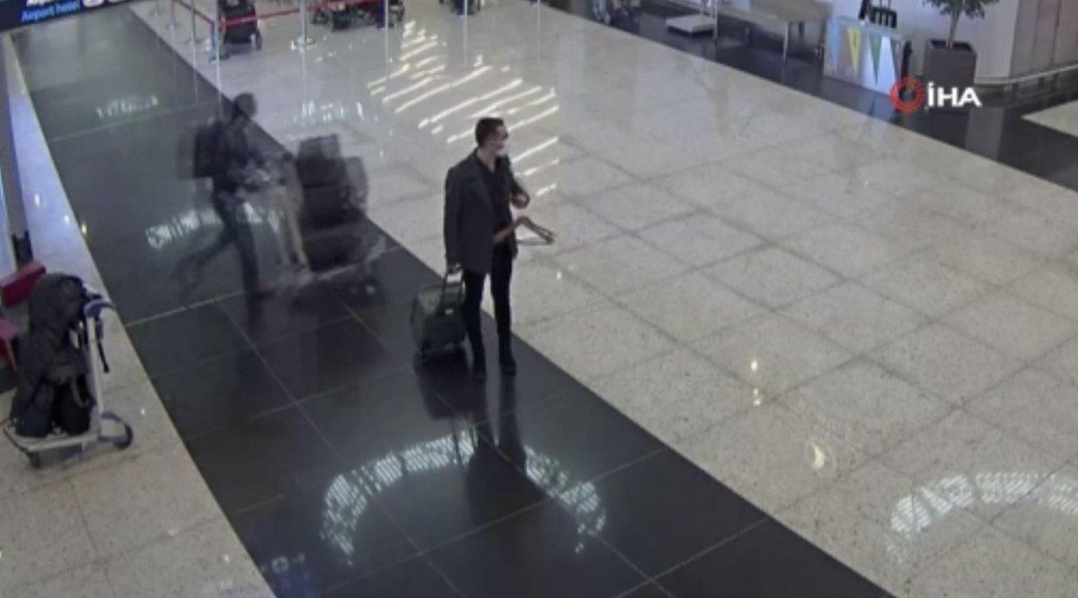 İstanbul'da, sahte dolarla ödeme yapan dolandırıcıyı taksici yakalattı