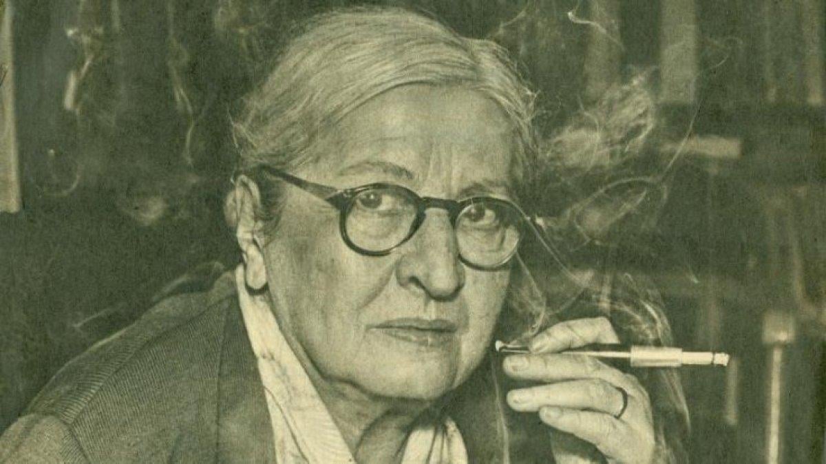 Milli Mücadele'nin 'Ateşten Gömlek' giyen mücadeleci ismi: Halide Edip Adıvar