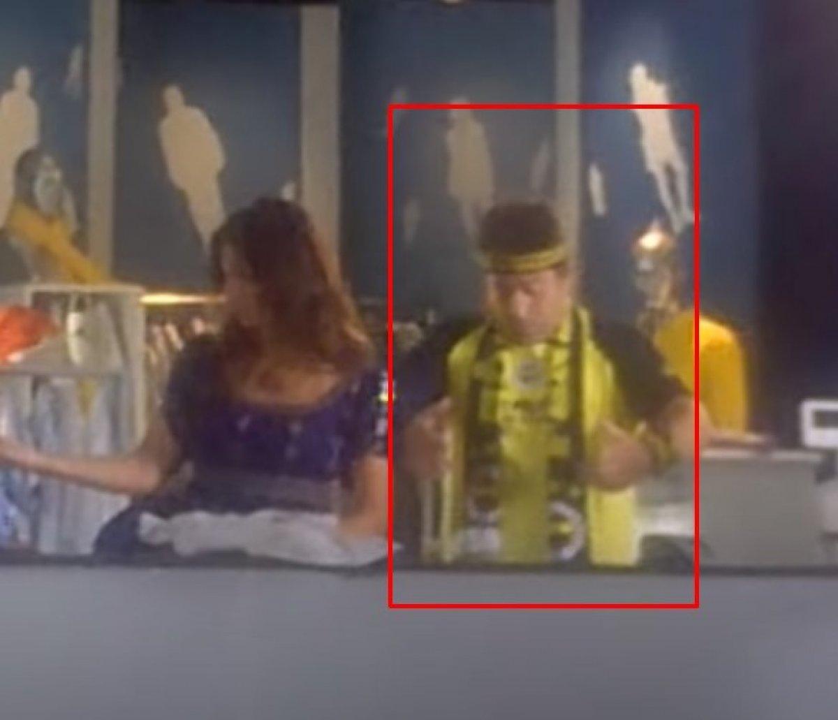 Domonec Torrent'in yardımcısı Marc Gonzalo tepkilere neden oldu