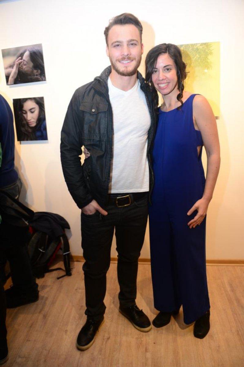 Her şeyiyle tam tersi! Kerem Bürsin'in kız kardeşi Melis'i gören...