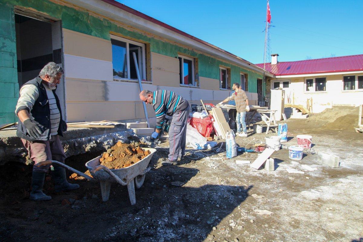 Rize'de köylüler, 50 yıllık kullanılmayan okulu kültür merkezi yapıyor