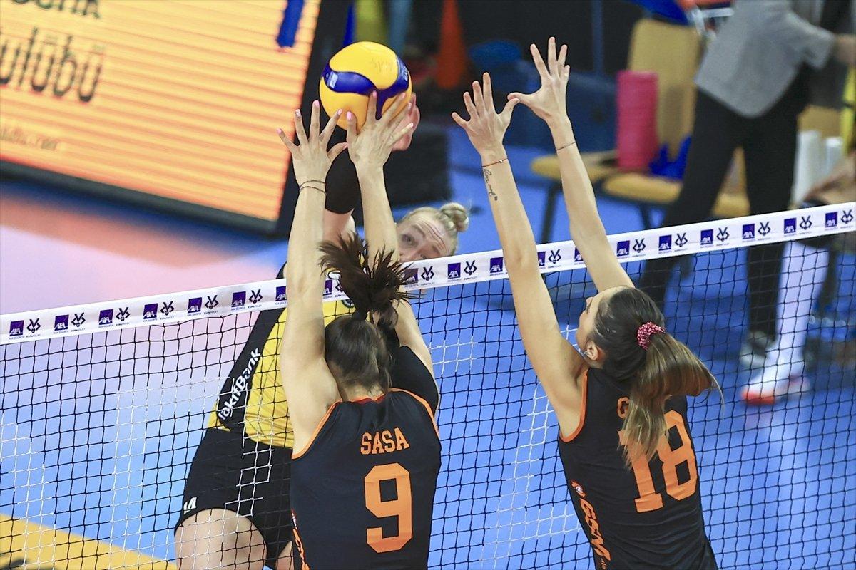 Galatasaray'ı yenen VakıfBank, Kupa Voley'de dörtlü finalde