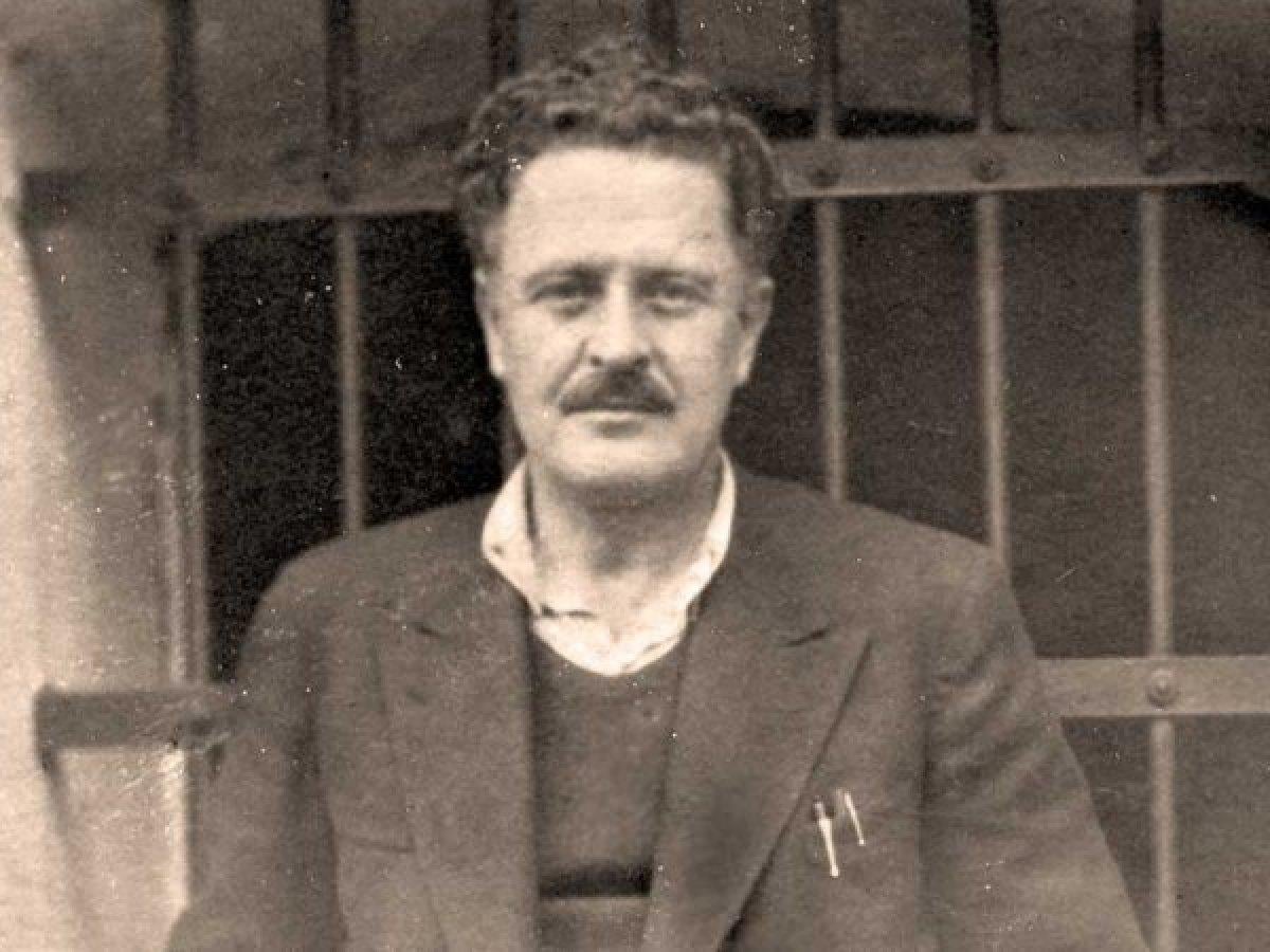 Lanet olsun, muazzam şey seni sevmek diyen Nazım Hikmet, 120 yaşında