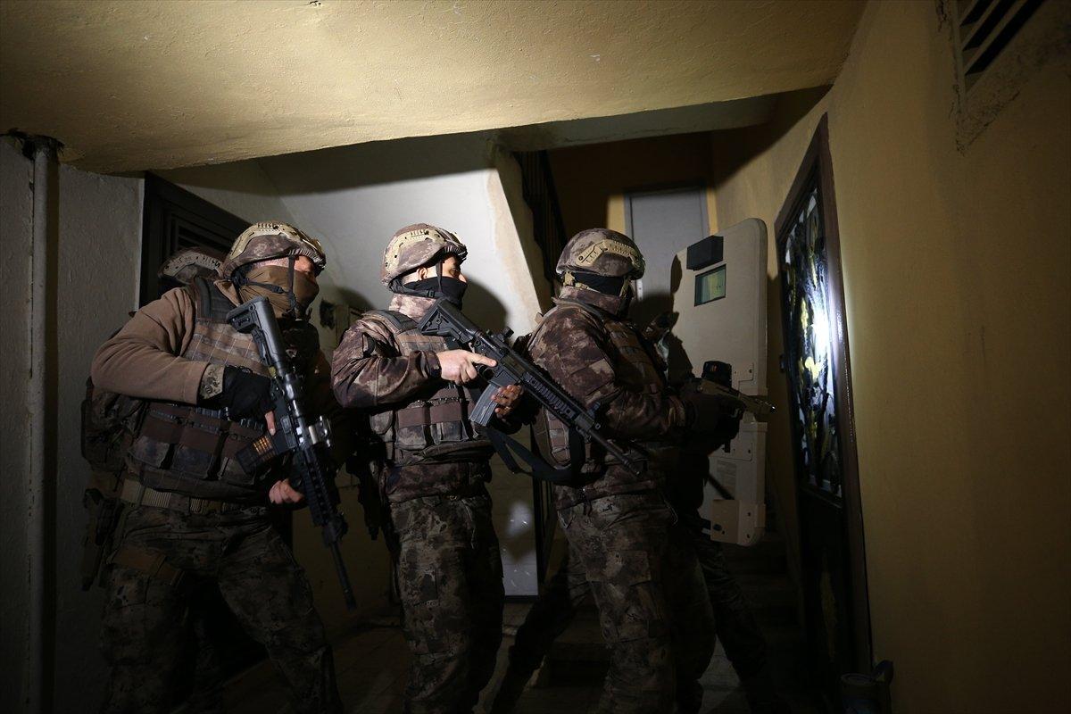 Mersin'de tefecilik ve kaçakçılığa yönelik şafak operasyonu