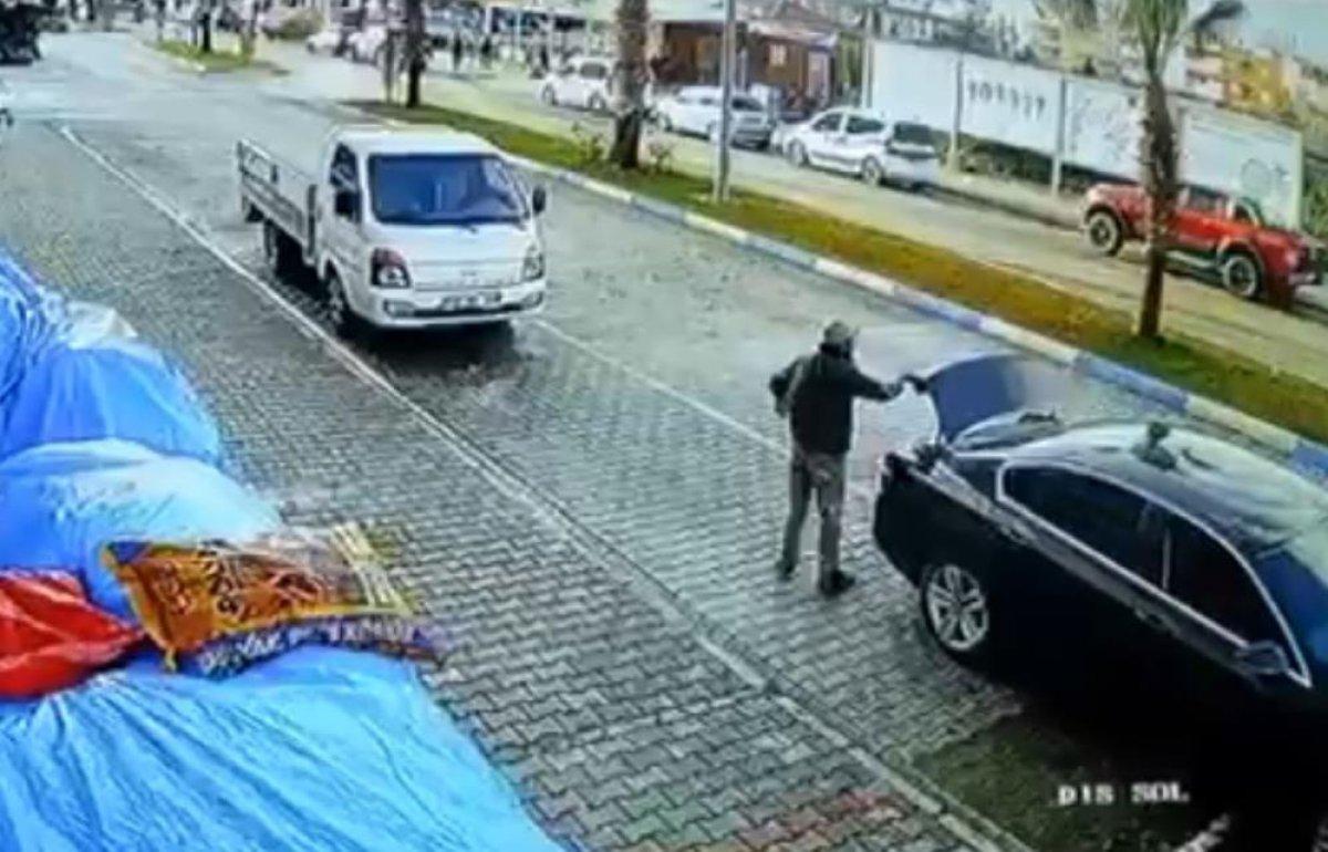 Antalya'da vicdanları sızlatan olay: İşçiyi üzeri kirli diye bagajda taşıdı