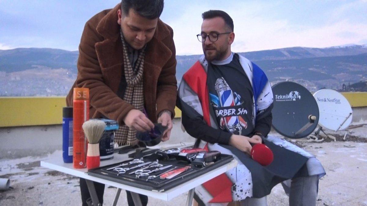 Kahramanmaraş'ta dünyanın en saçma binasına 'saç traşlı' veda