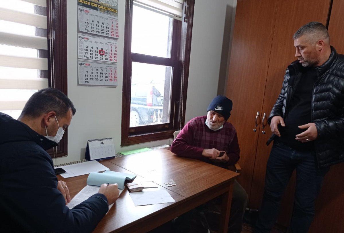 Düzce'deki dilencinin üzerinden 6 bin TL çıktı