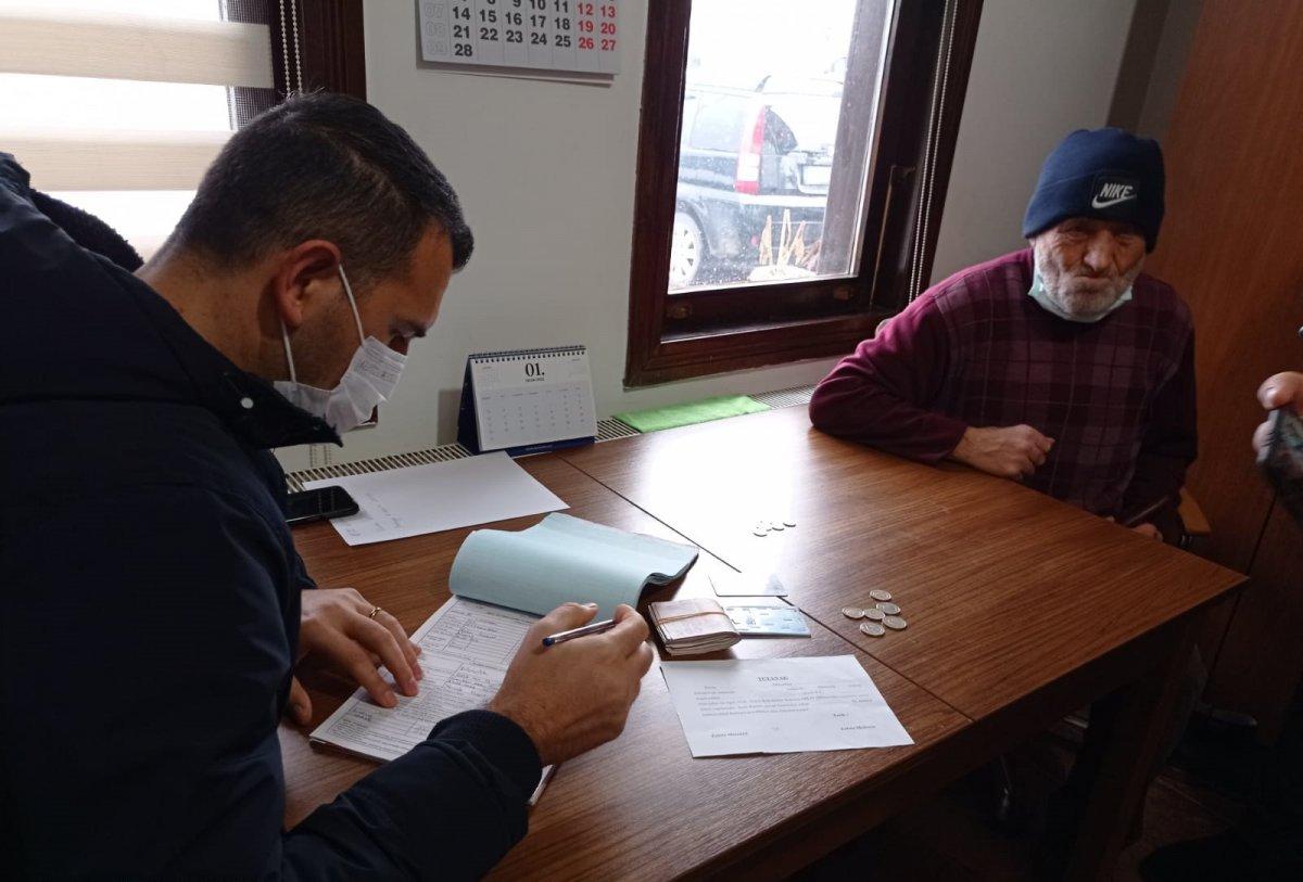 Düzce'deki dilencinin üzerinden 6 bin TL çıktı