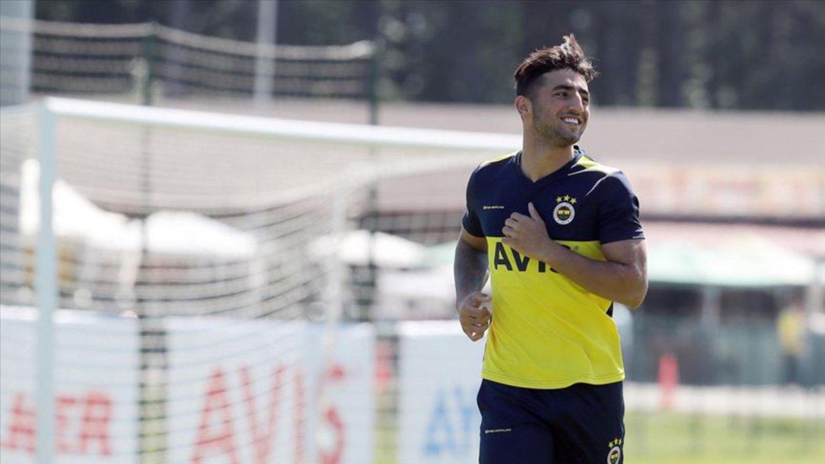 Fenerbahçe'de Allahyar haber bekliyor