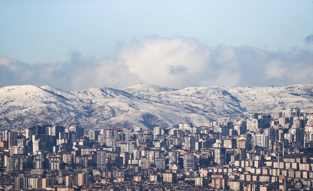 Ankara'da kar yağışı etkili oldu