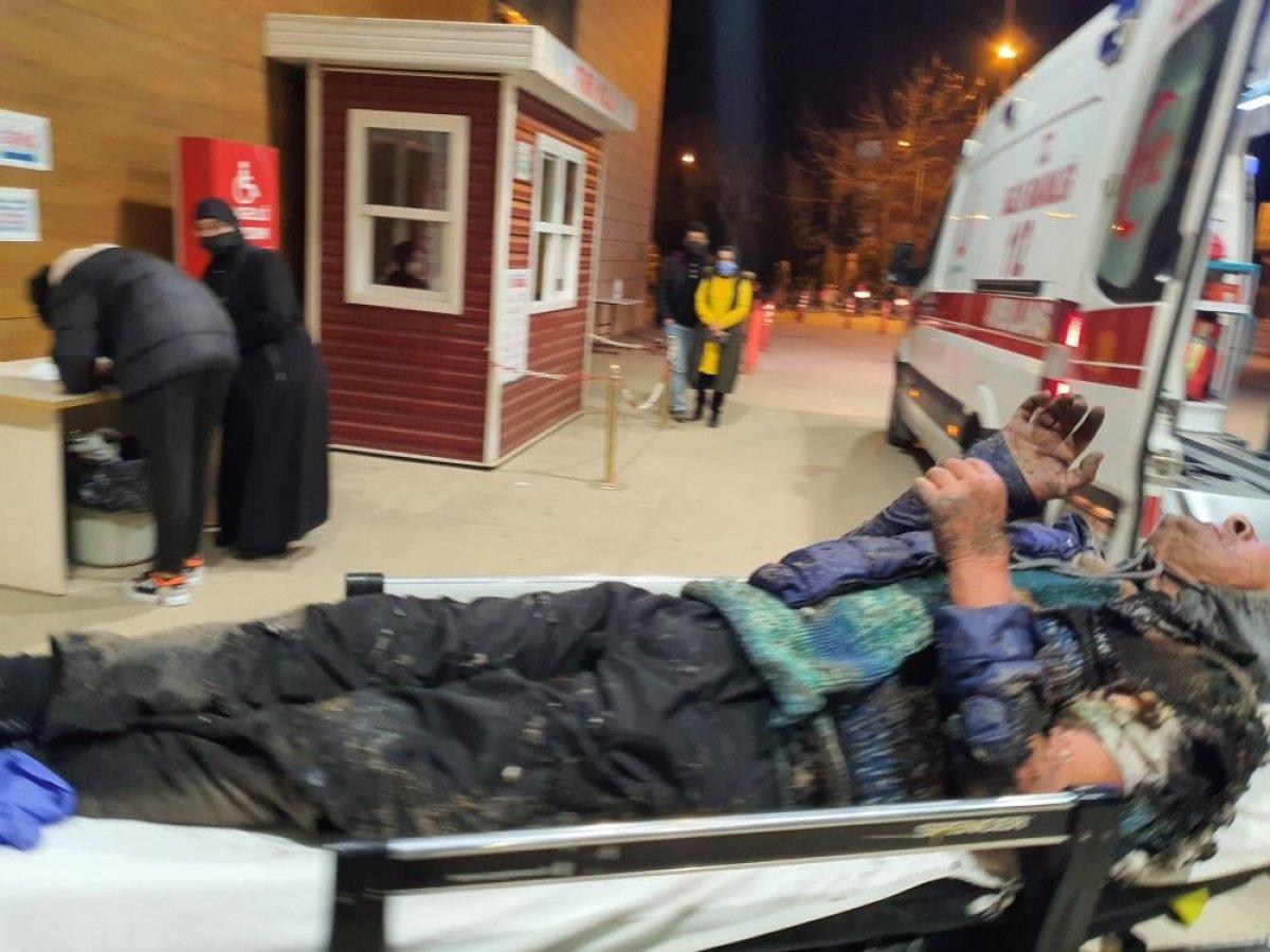 Bursa'da alkollü adam kendi yaktığı ateşte yandı