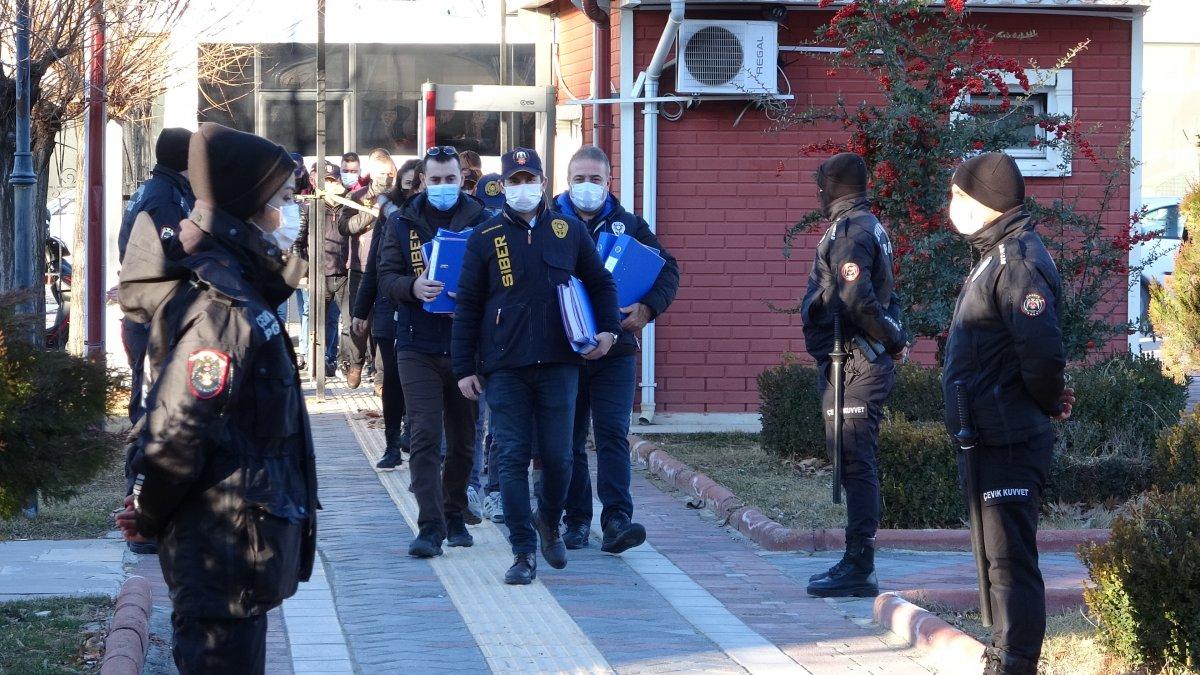 İnternet dolandırıcılarına 10 ilde operasyon: 12 gözaltı