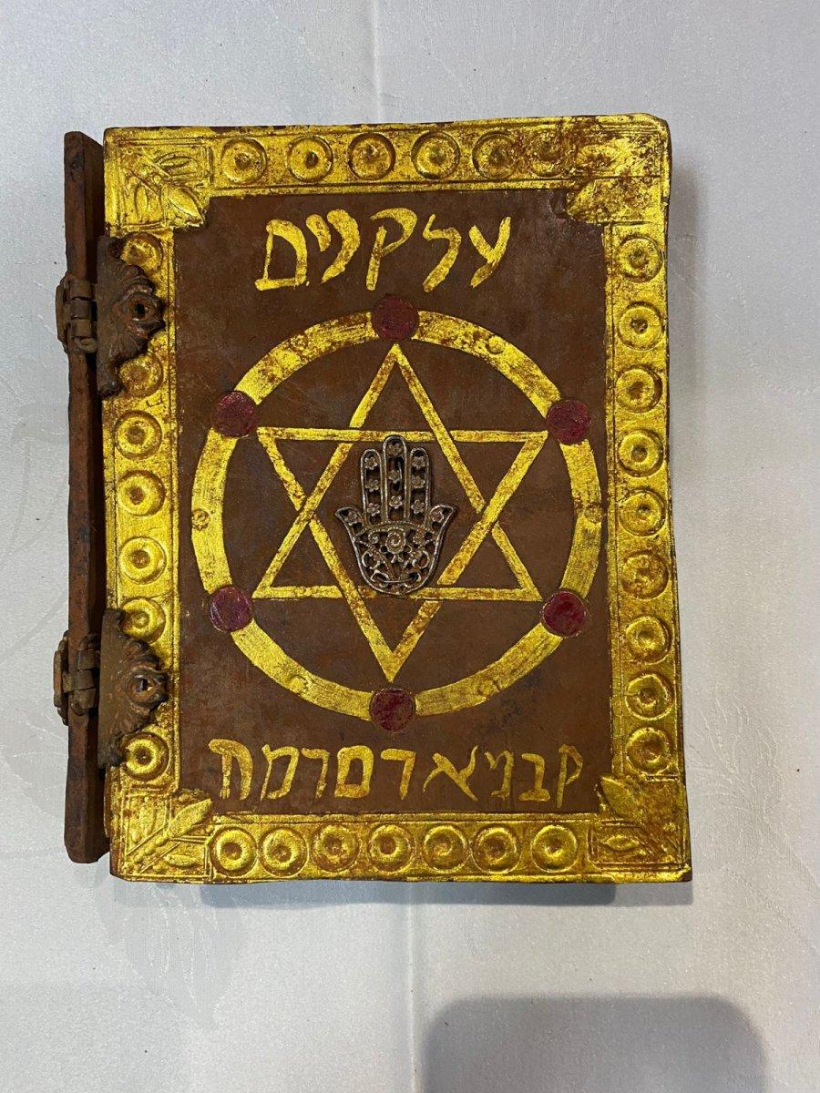 Hatay’da, İbranice yazılmış Tevrat ele geçirildi