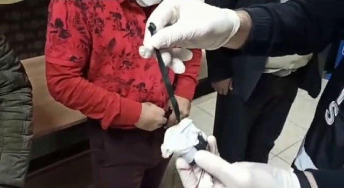 Sakarya'da ehliyet sınavında kopya düzeneği kuran 3 kişi yakalandı