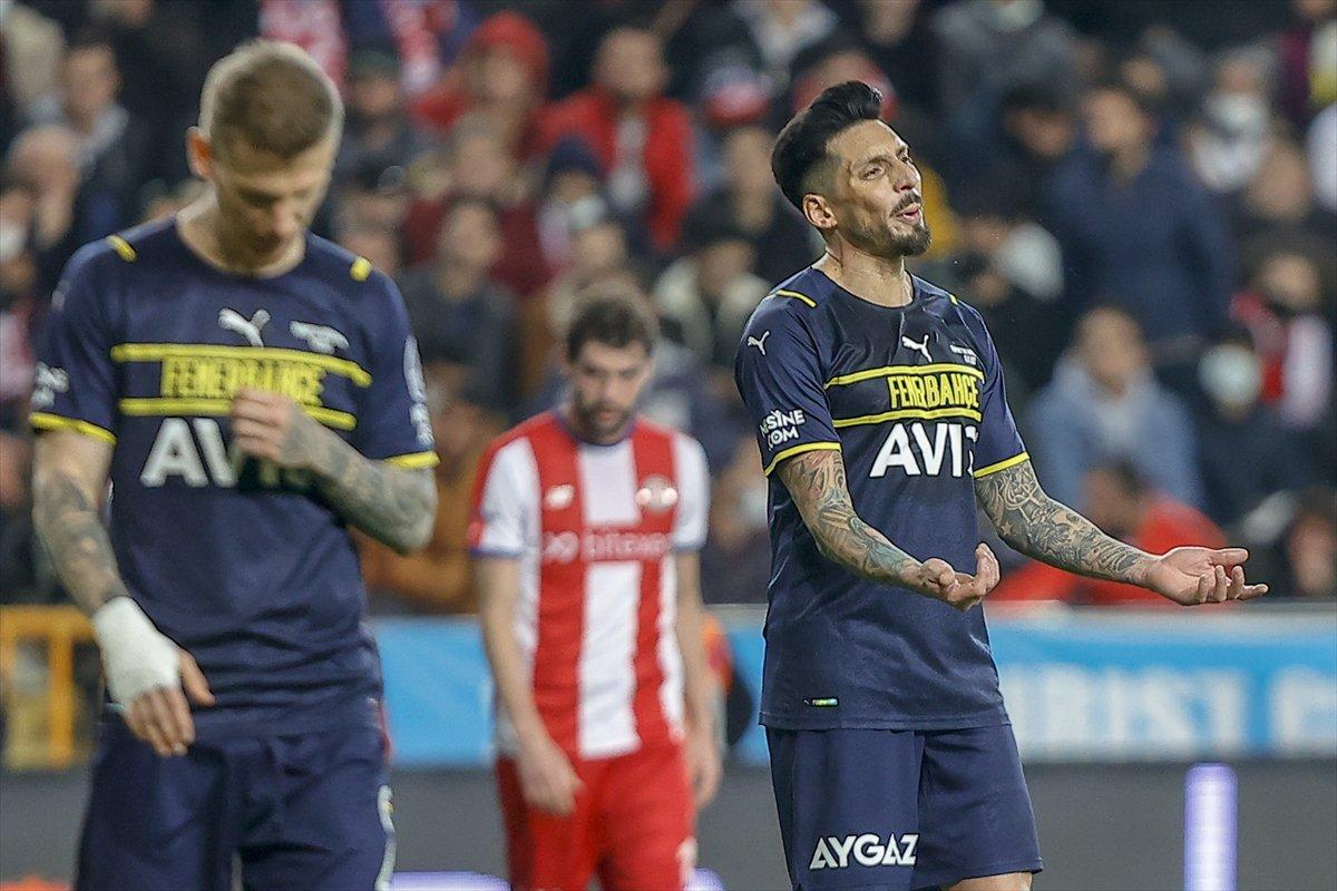 Fenerbahçe, Antalyaspor ile berabere kaldı