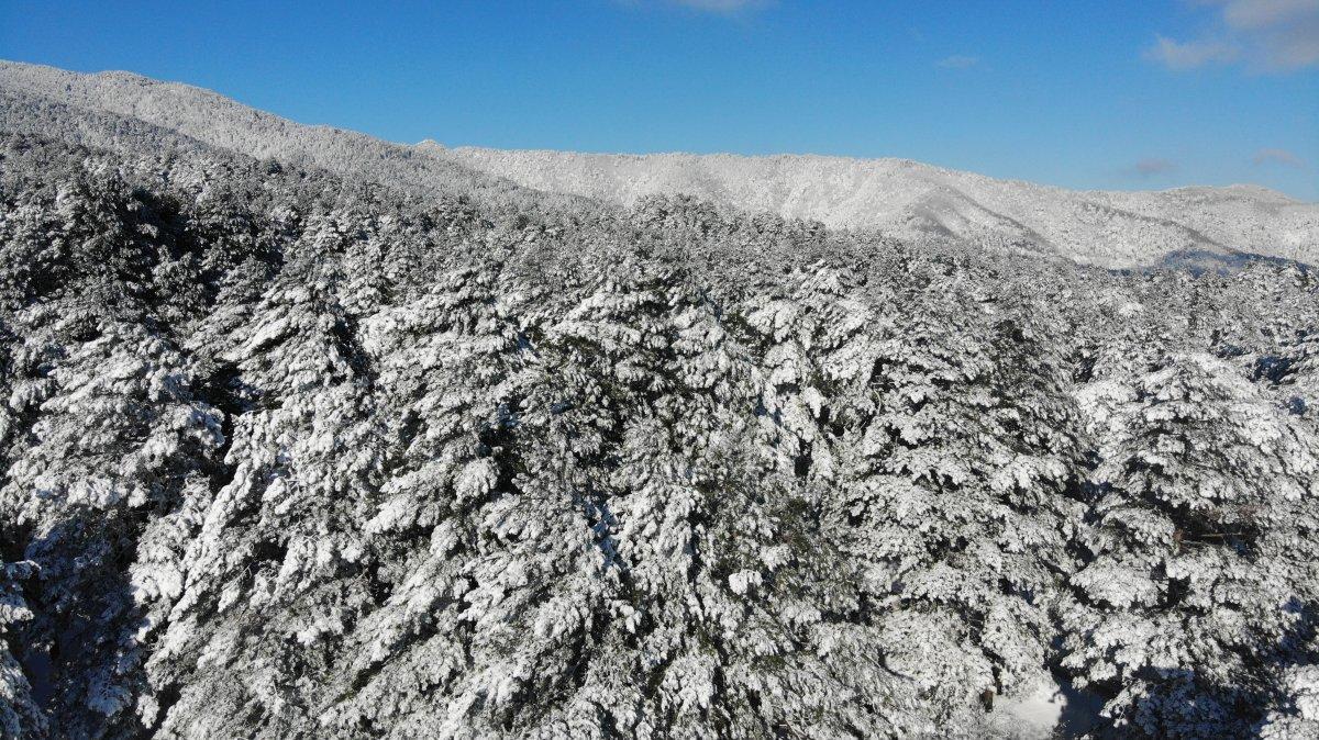 Kazdağları’nın kar manzaraları drone ile görüntülendi