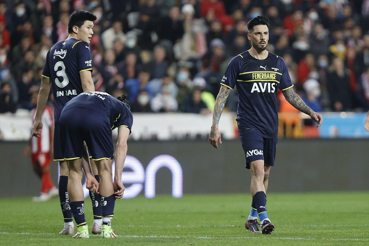 Fenerbahçe, Antalyaspor ile berabere kaldı