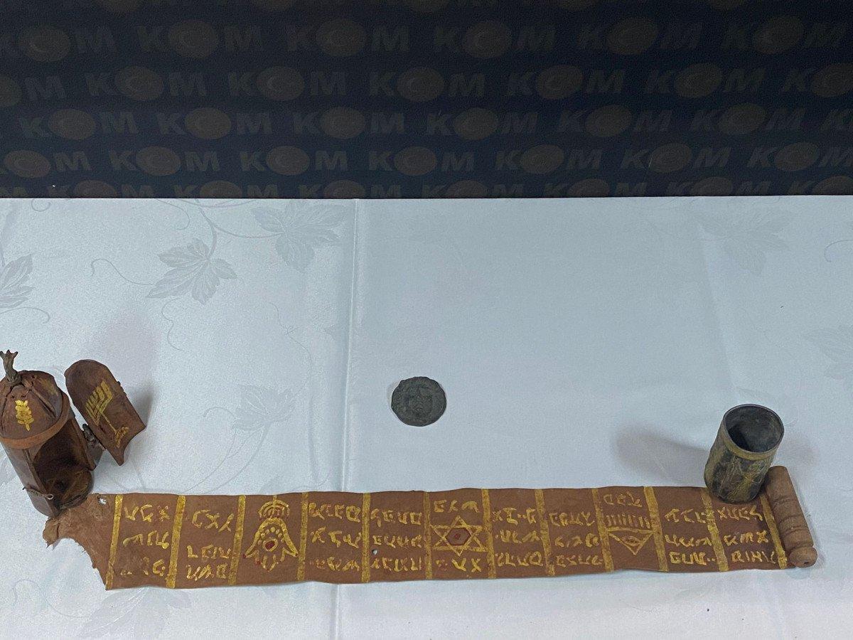 Hatay’da, İbranice yazılmış Tevrat ele geçirildi