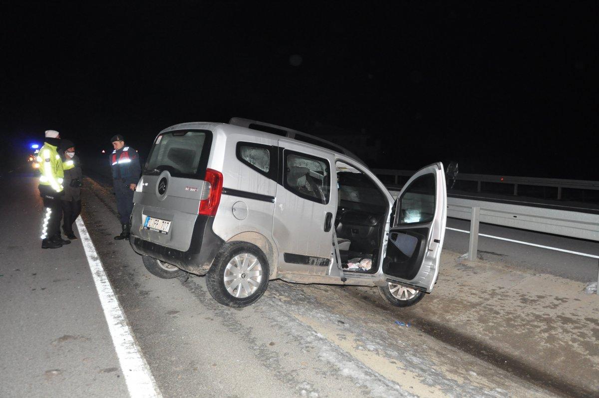 Karaman'da yola atlayan kedi kazaya neden oldu: 1 ölü, 3 yaralı