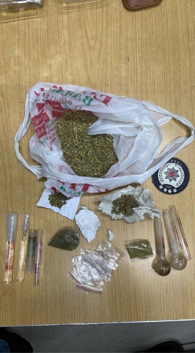 Kağıthane’de trafo altından uyuşturucu ticaretine operasyon