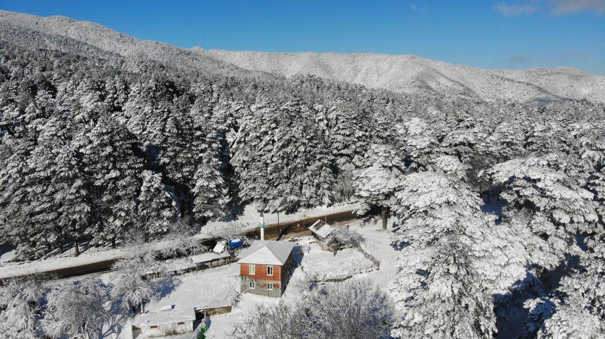 Kazdağları’nın kar manzaraları drone ile görüntülendi