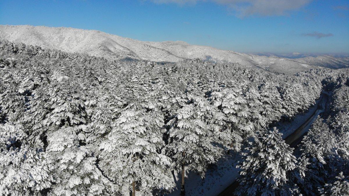 Kazdağları’nın kar manzaraları drone ile görüntülendi