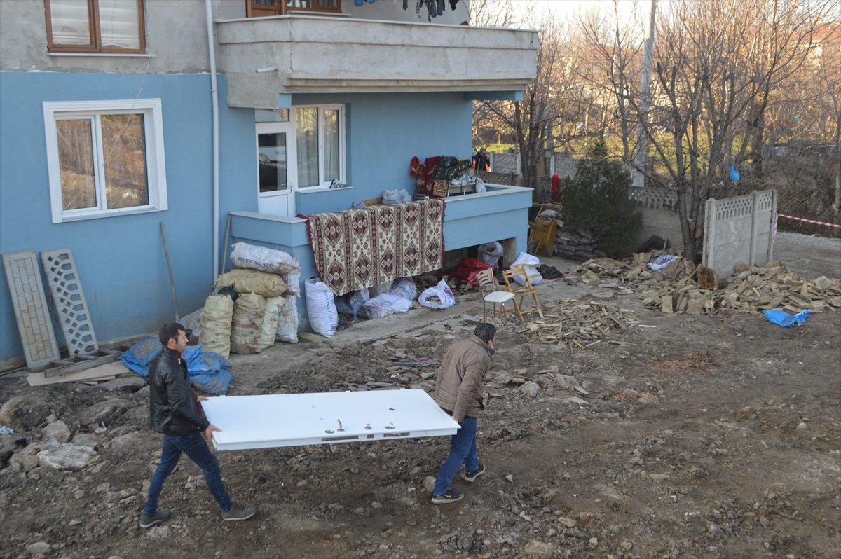 Kırklareli'nde ağır hasar gören binalar yıkılıyor