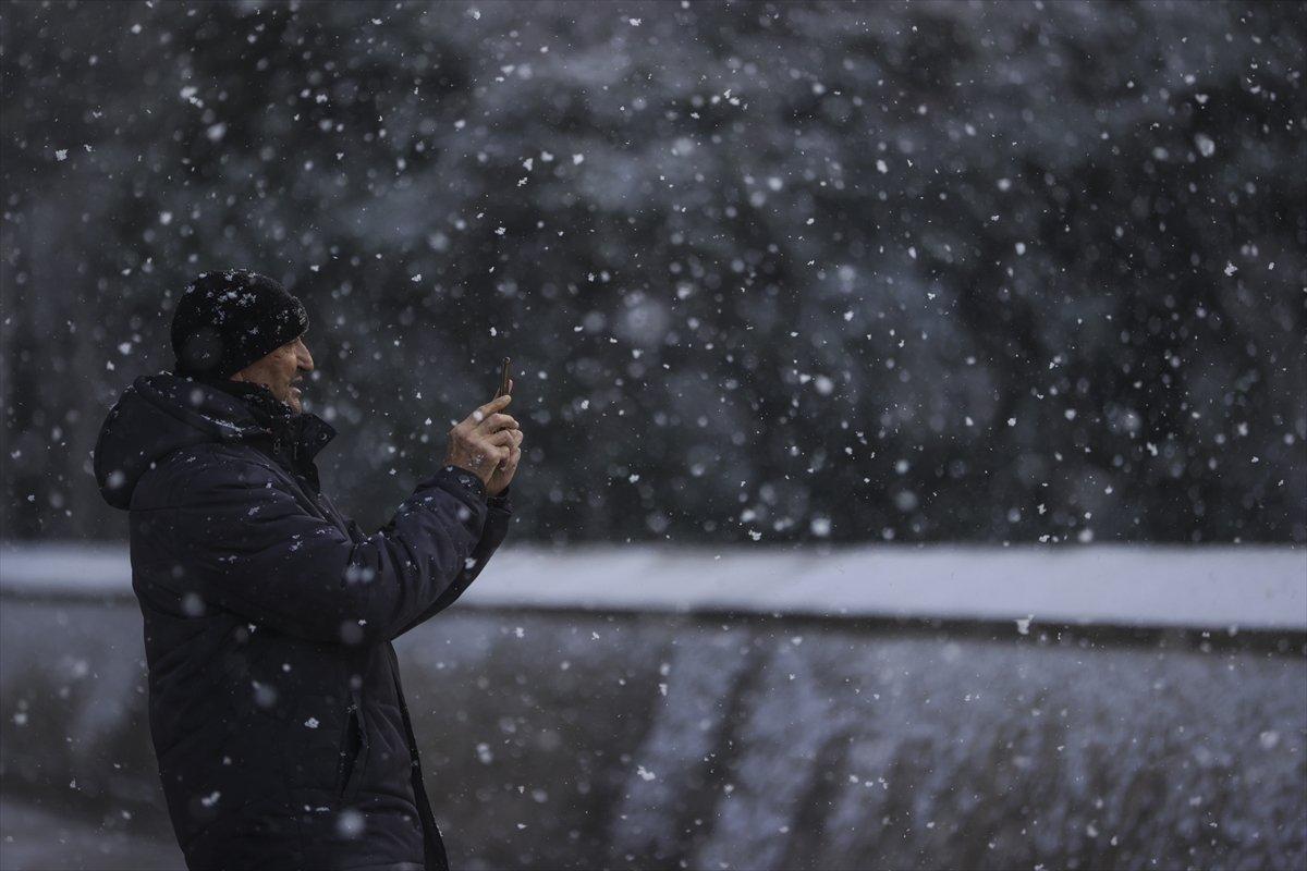 Ankara'da kar yağışı etkili oldu