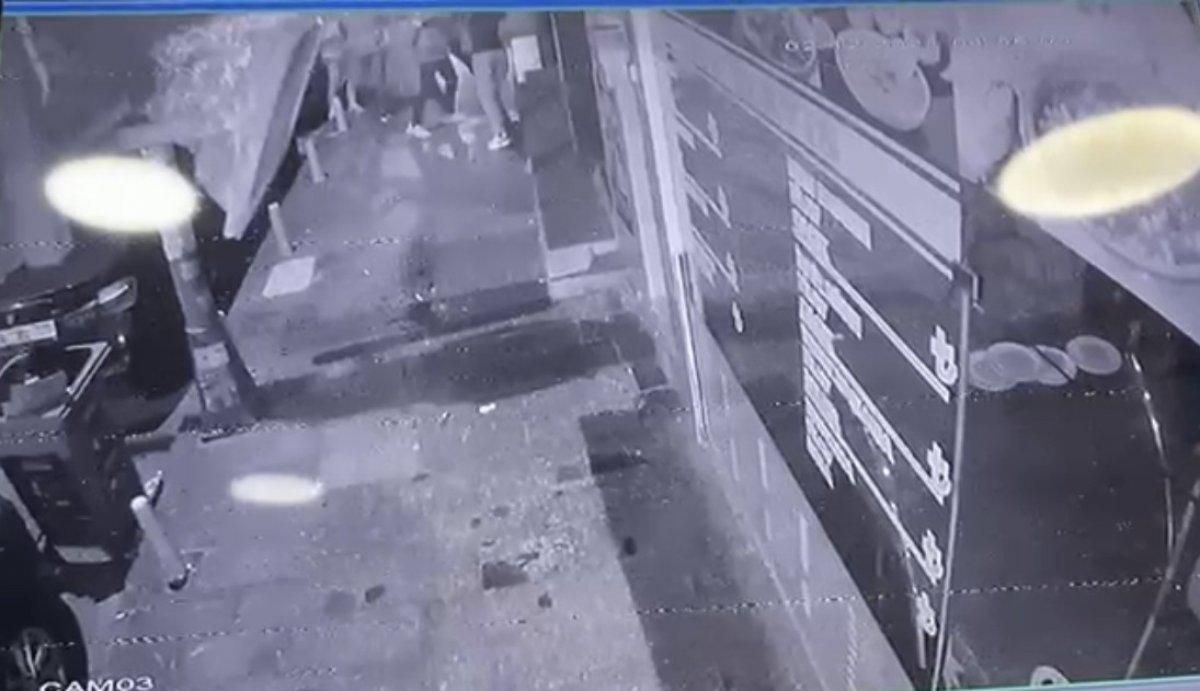 Kağıthane'de döverek sürüklenen genç tabancayla vuruldu