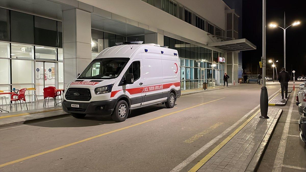 Isparta'da köpekten kaçarken bahçe duvarına çıkan çocuk, düşerek yaralandı