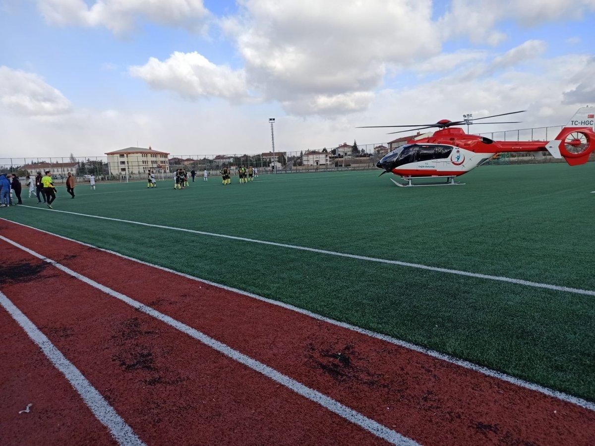 Konya'da maç sırasında helikopter ambulans sahaya indi