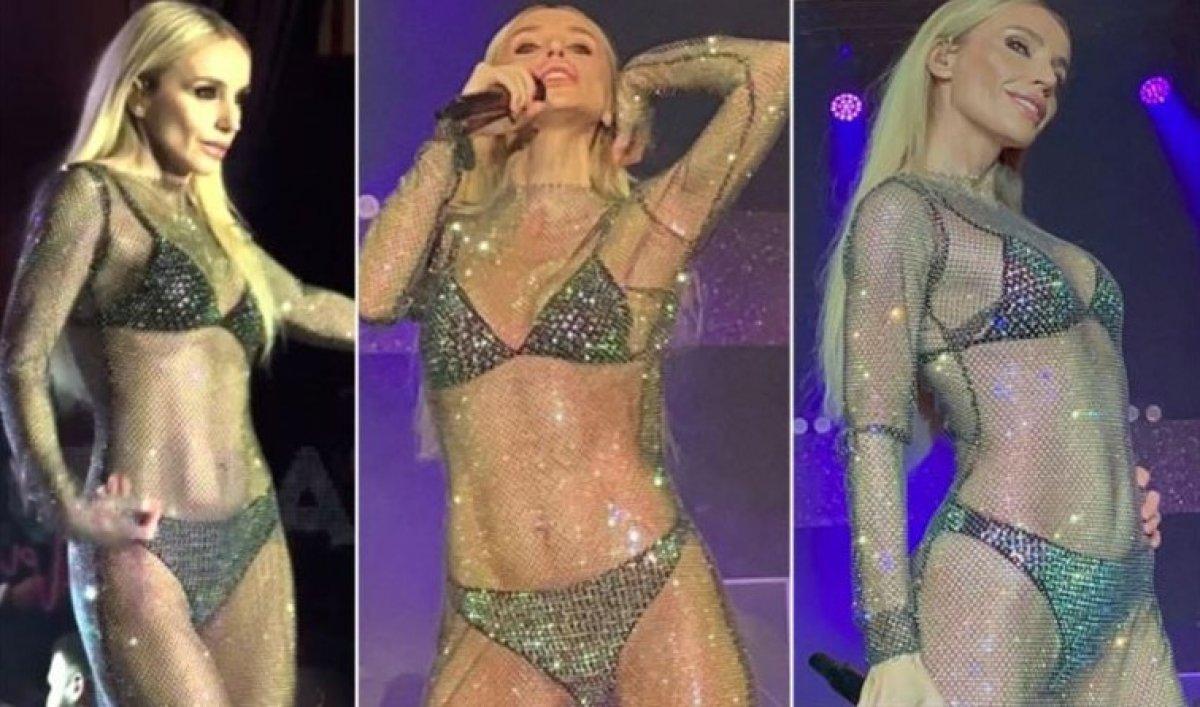 Gülşen'in dikkat çeken sahne kıyafeti