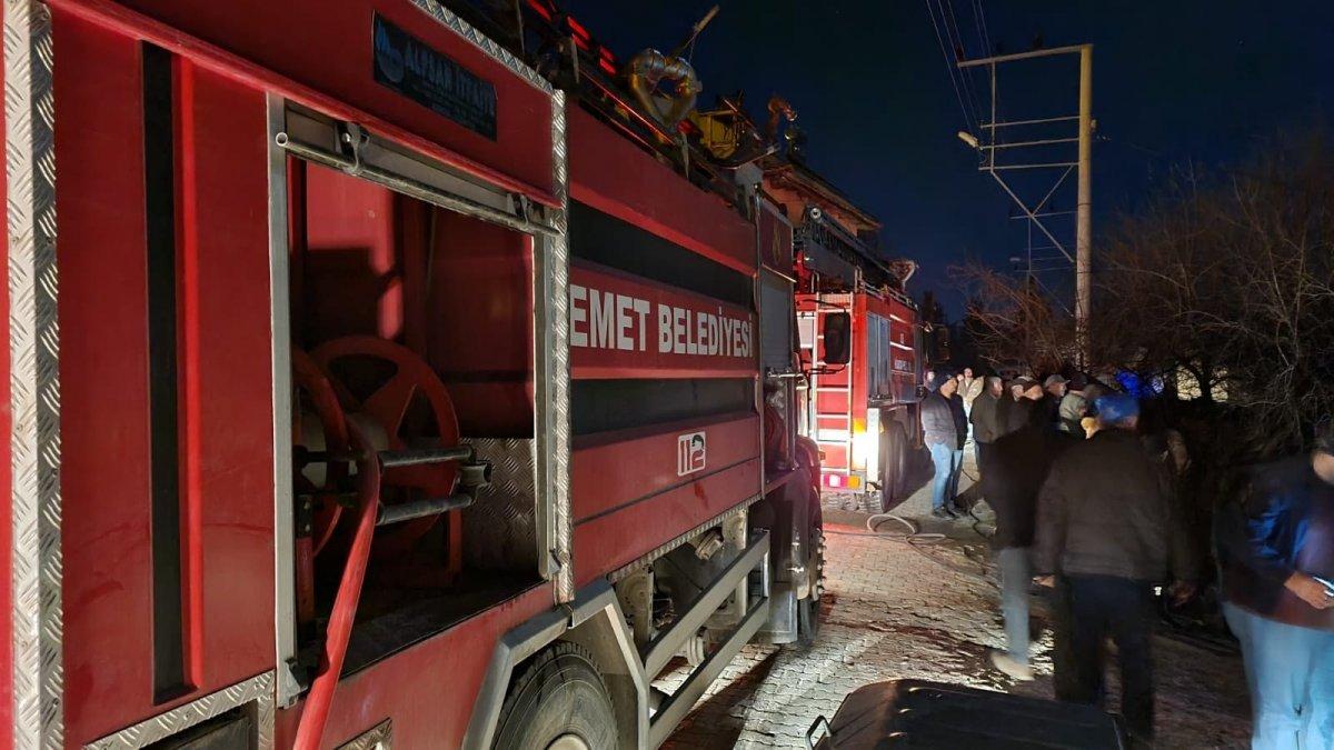 Kütahya'da samanlıkta yangın çıktı