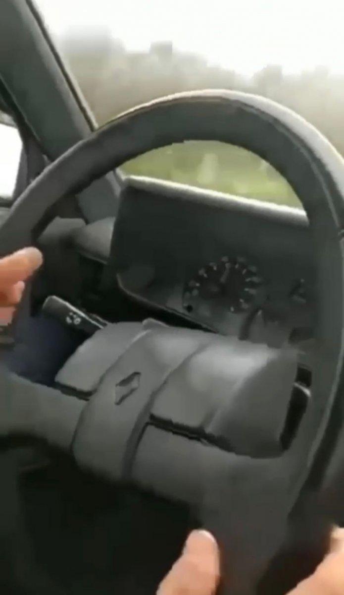 Sakarya’da hız yaparken kendi kazalarını kaydettiler