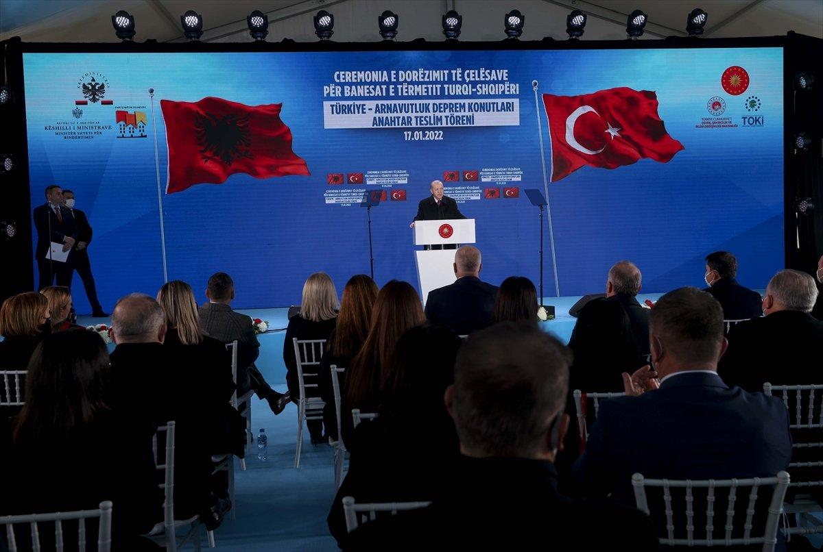 Cumhurbaşkanı Erdoğan, Arnavutluk'ta deprem konutlarını teslim etti