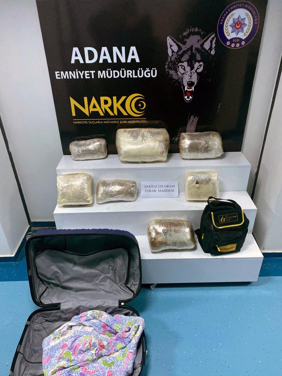 Adana'da valizinden 14 kilo esrar çıktı, 'haberim yok' dedi