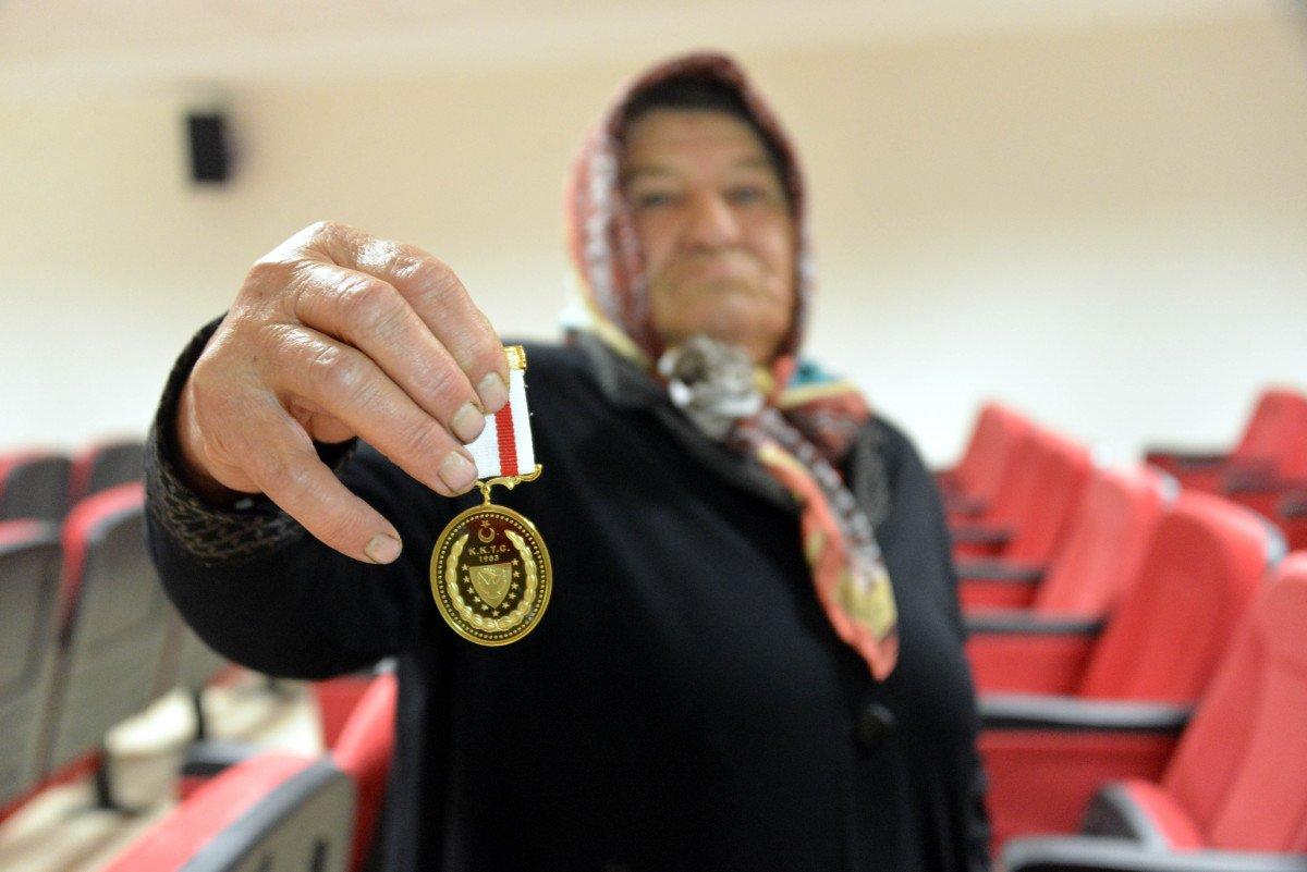 Kıbrıs gazisinin madalyası vefat ettikten 30 yıl sonra verildi