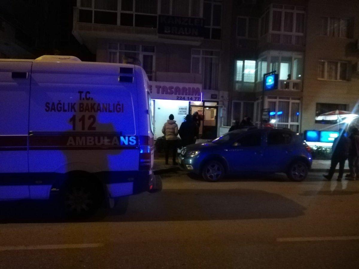 İzmir'de bir kişi evinin önünde ölü bulundu