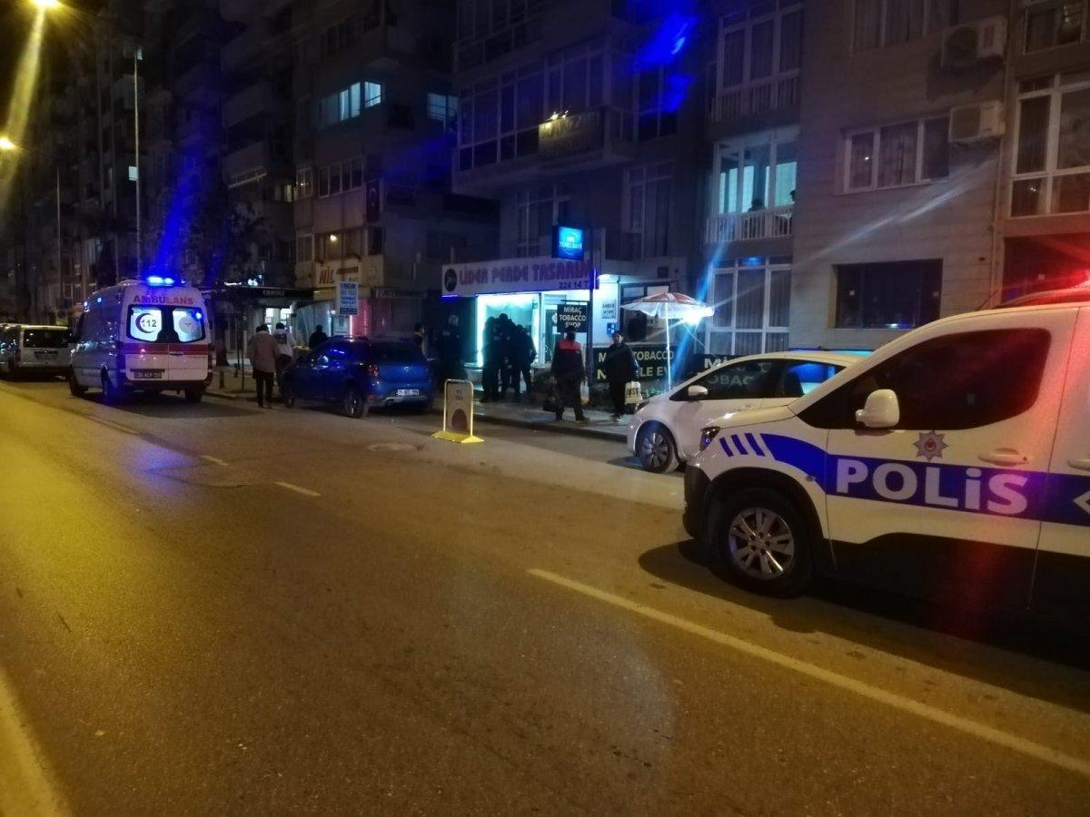 İzmir'de bir kişi evinin önünde ölü bulundu
