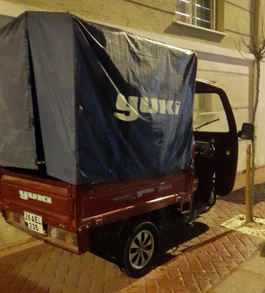 Eskişehir'de talihsiz kadın çalınan motosikletinin ardından gözyaşlarını tutamadı