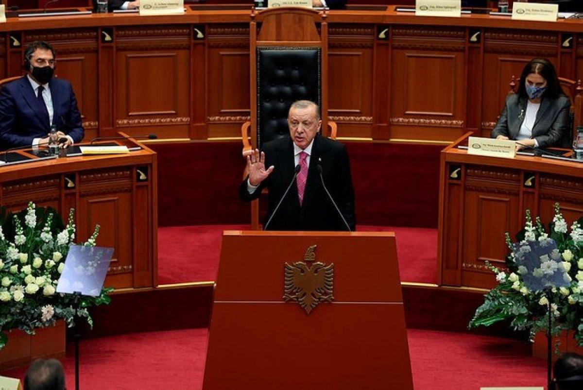 Cumhurbaşkanı Erdoğan Arnavutluk meclisinde FETÖ'ye karşı uyardı