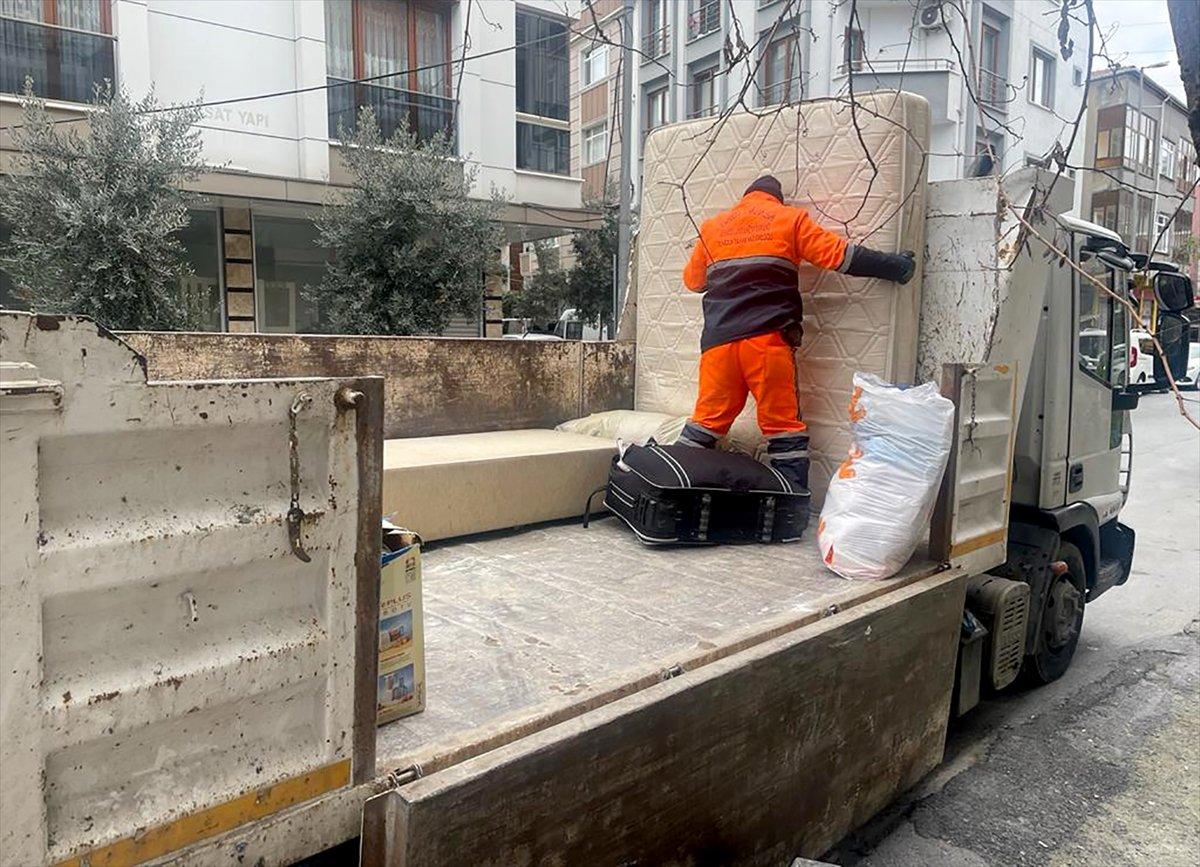Bayrampaşa'da kapıları baltalanan kiracılar başka eve taşındı