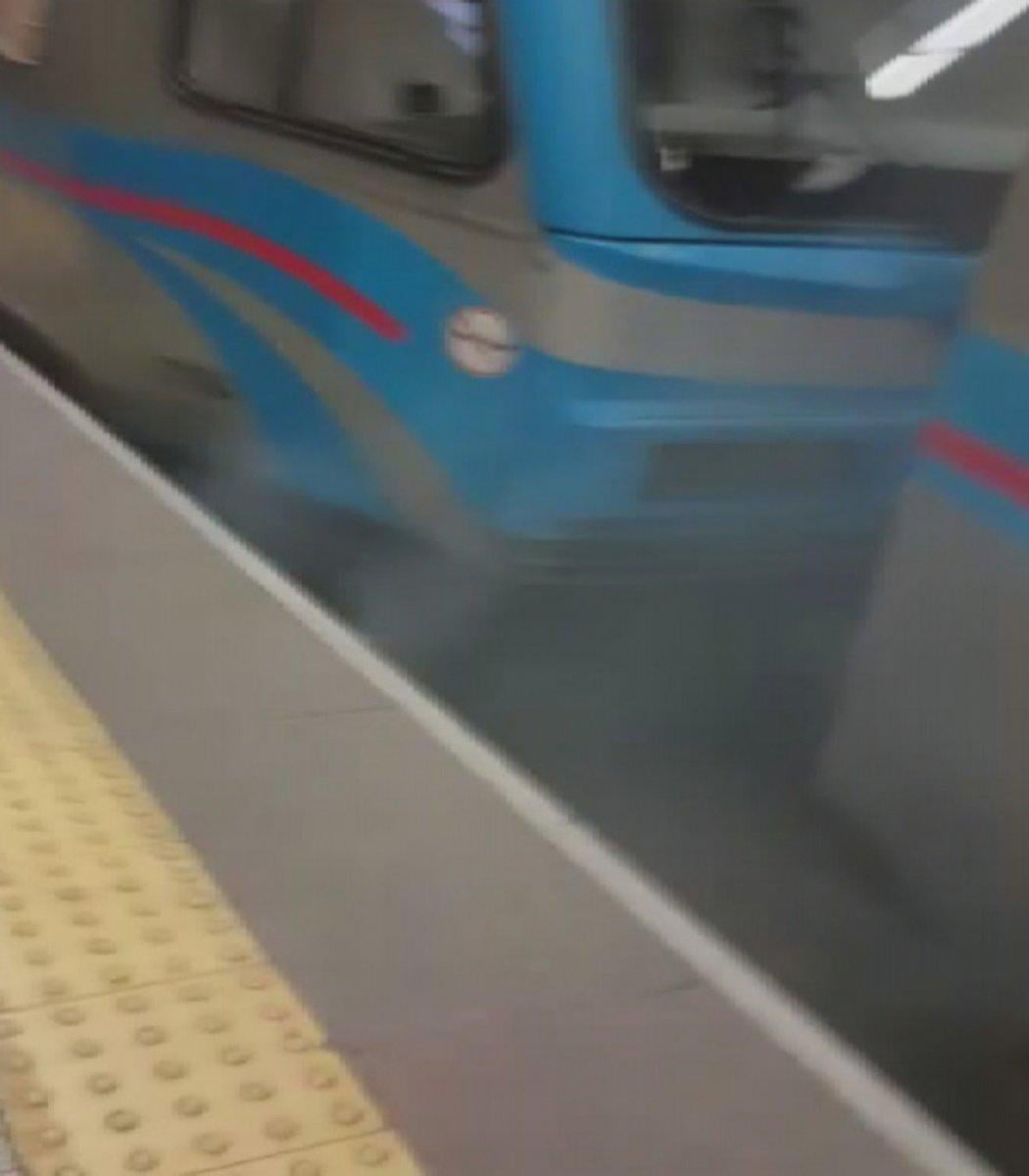 İstanbul’da tramvayda yangın paniği kameraya yansıdı